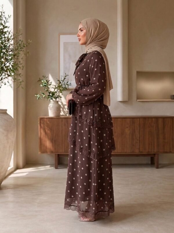 Model_wearing_dress_veil_shoes_202607201110 Model_wearing_dress_veil_shoes_202607201110
